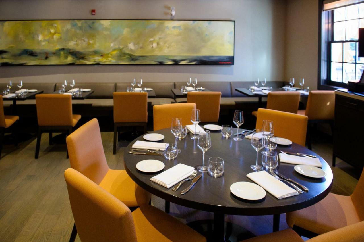 124 On Queen Hotel & Spa Niagara-on-the-Lake Esterno foto Interior of the restaurant