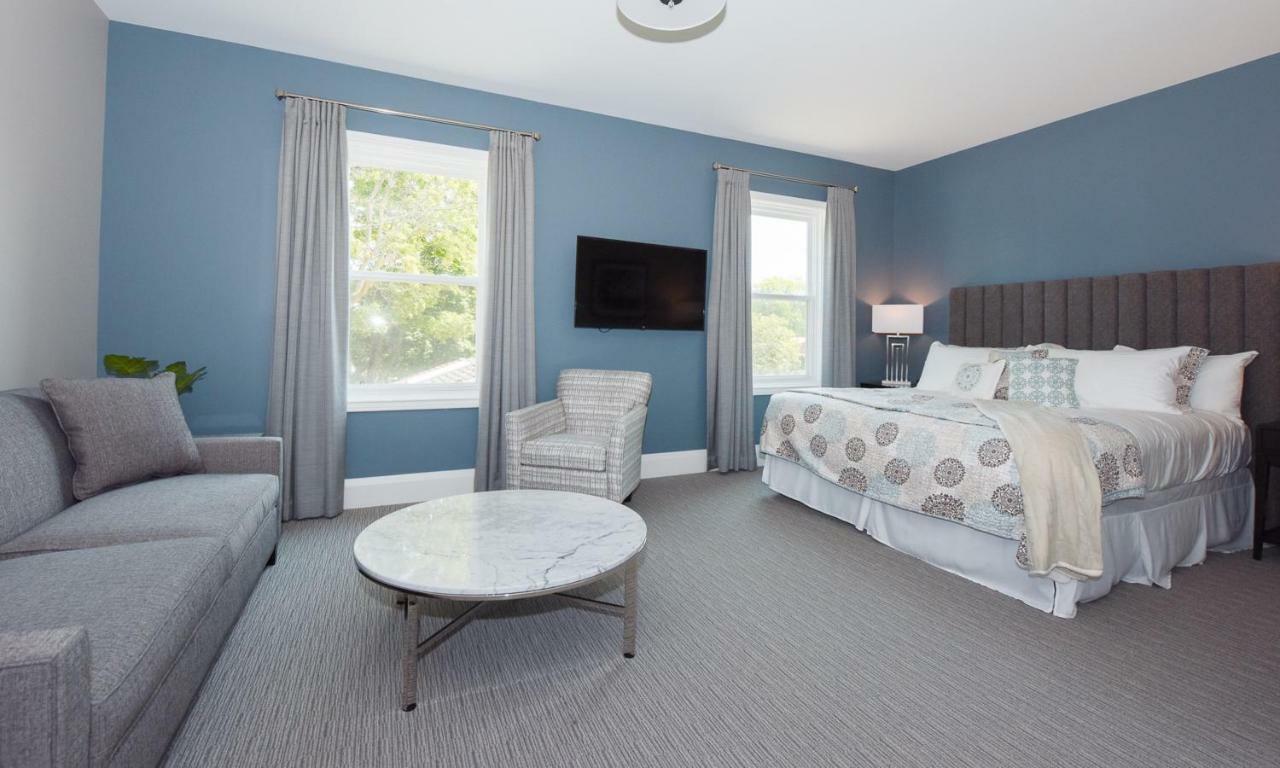124 On Queen Hotel & Spa Niagara-on-the-Lake Esterno foto A room at the Inn at the Opera