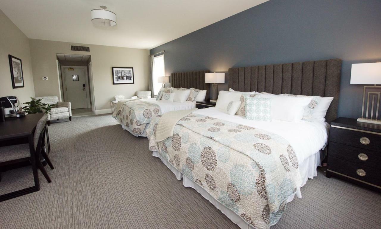 124 On Queen Hotel & Spa Niagara-on-the-Lake Esterno foto A guest room at the Hotel Vermont