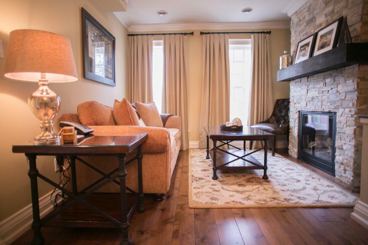 124 On Queen Hotel & Spa Niagara-on-the-Lake Esterno foto A living room in a home