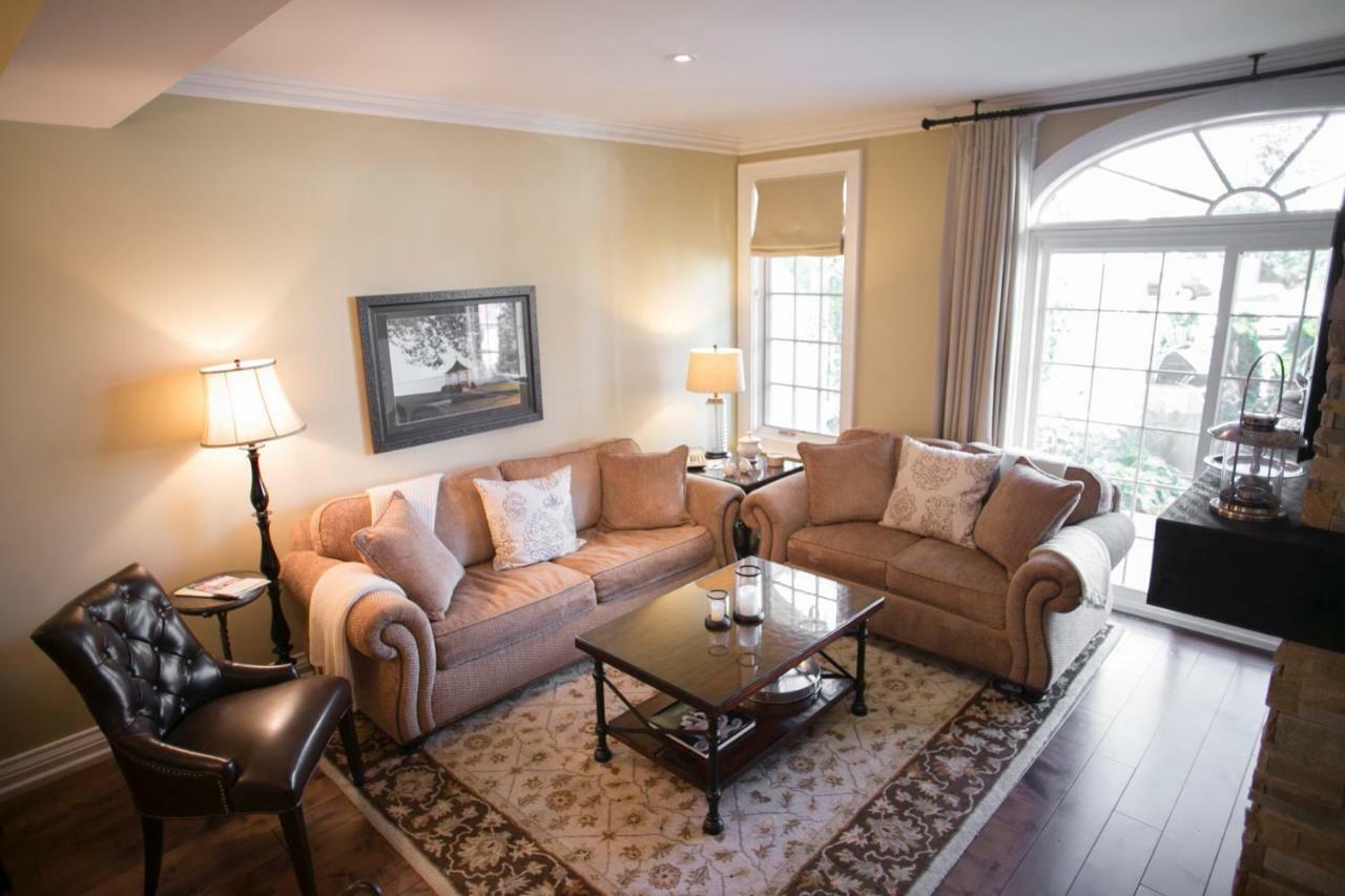 124 On Queen Hotel & Spa Niagara-on-the-Lake Esterno foto A living room