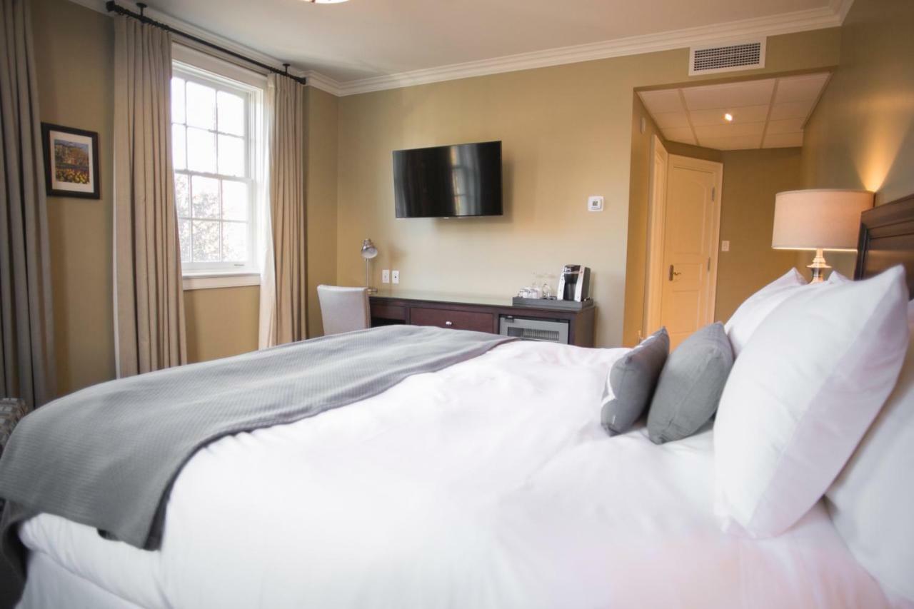 124 On Queen Hotel & Spa Niagara-on-the-Lake Esterno foto A room at the Inn at 97W