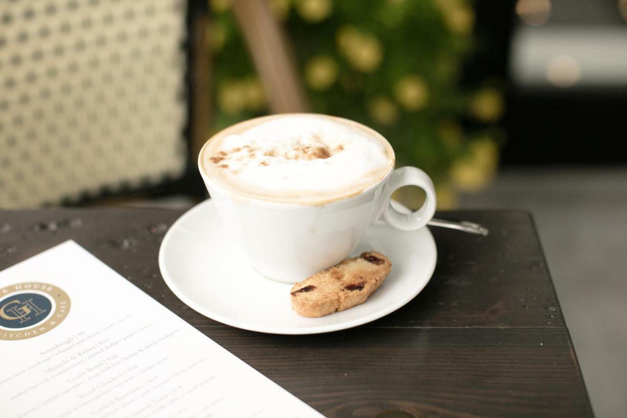 124 On Queen Hotel & Spa Niagara-on-the-Lake Esterno foto A cappuccino